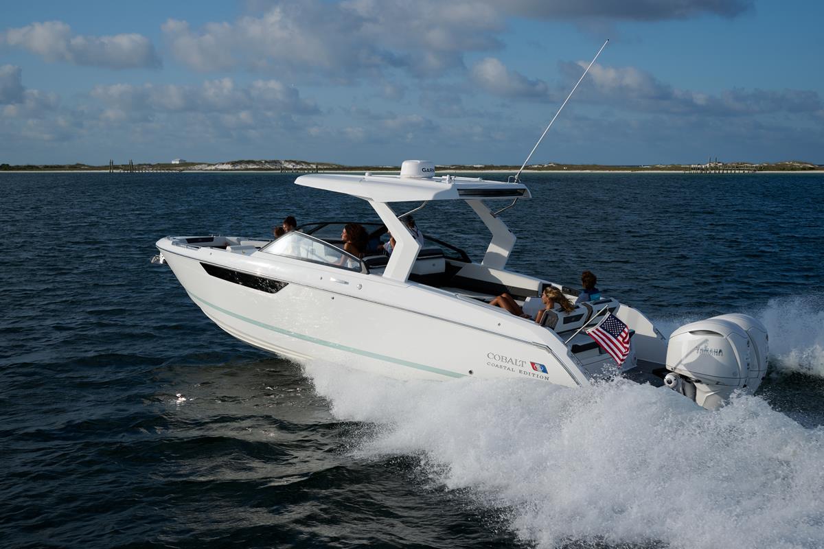 Cobaltboats R31 Outboard | Belgian Boat Service