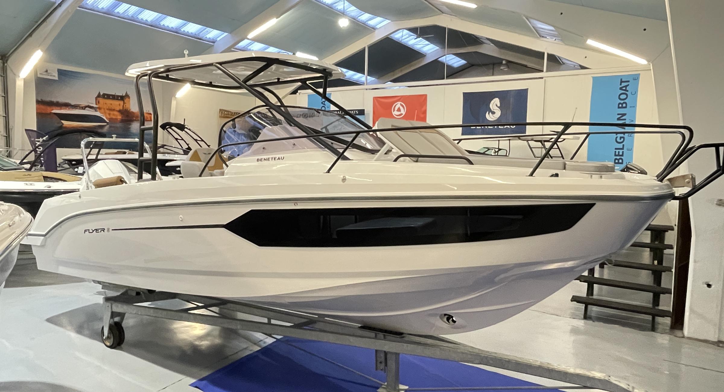 Flyer 8 Sundeck Beneteau