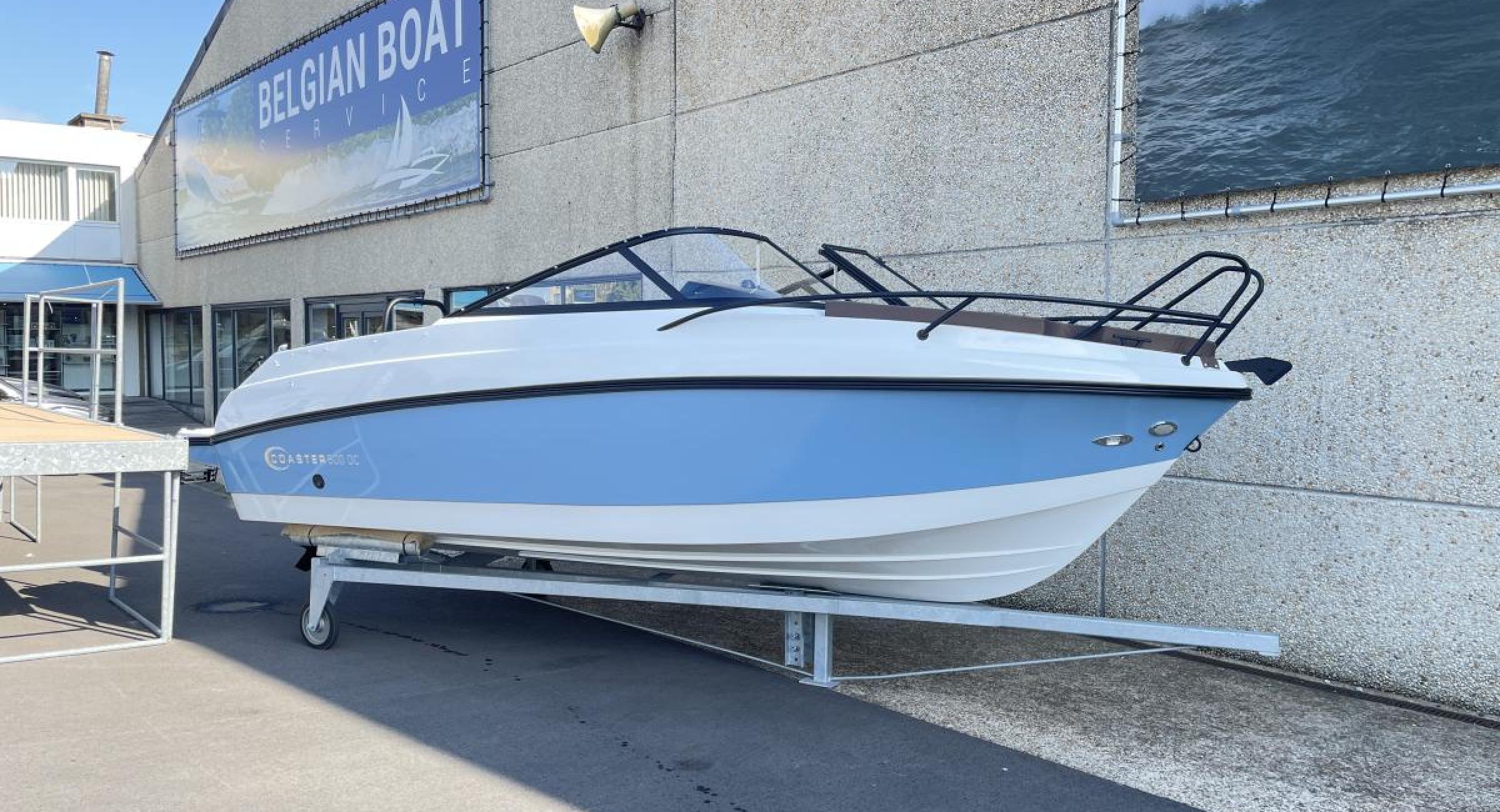 Coaster 600 Daycruiser Bayliner cabine modellen