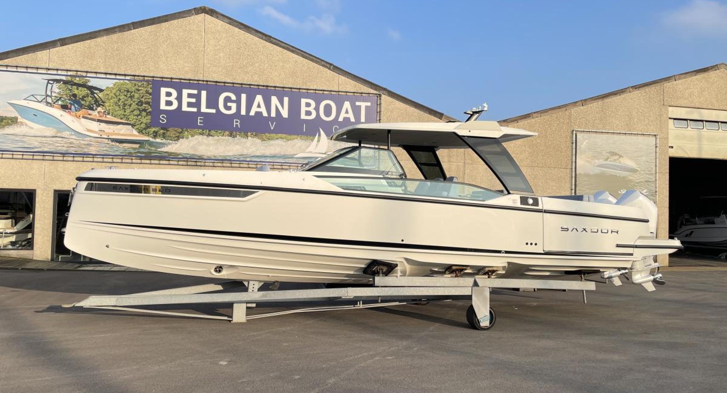 Saxdoryachts 320 GTO Saxdoryachts Axopar motorboot te koop