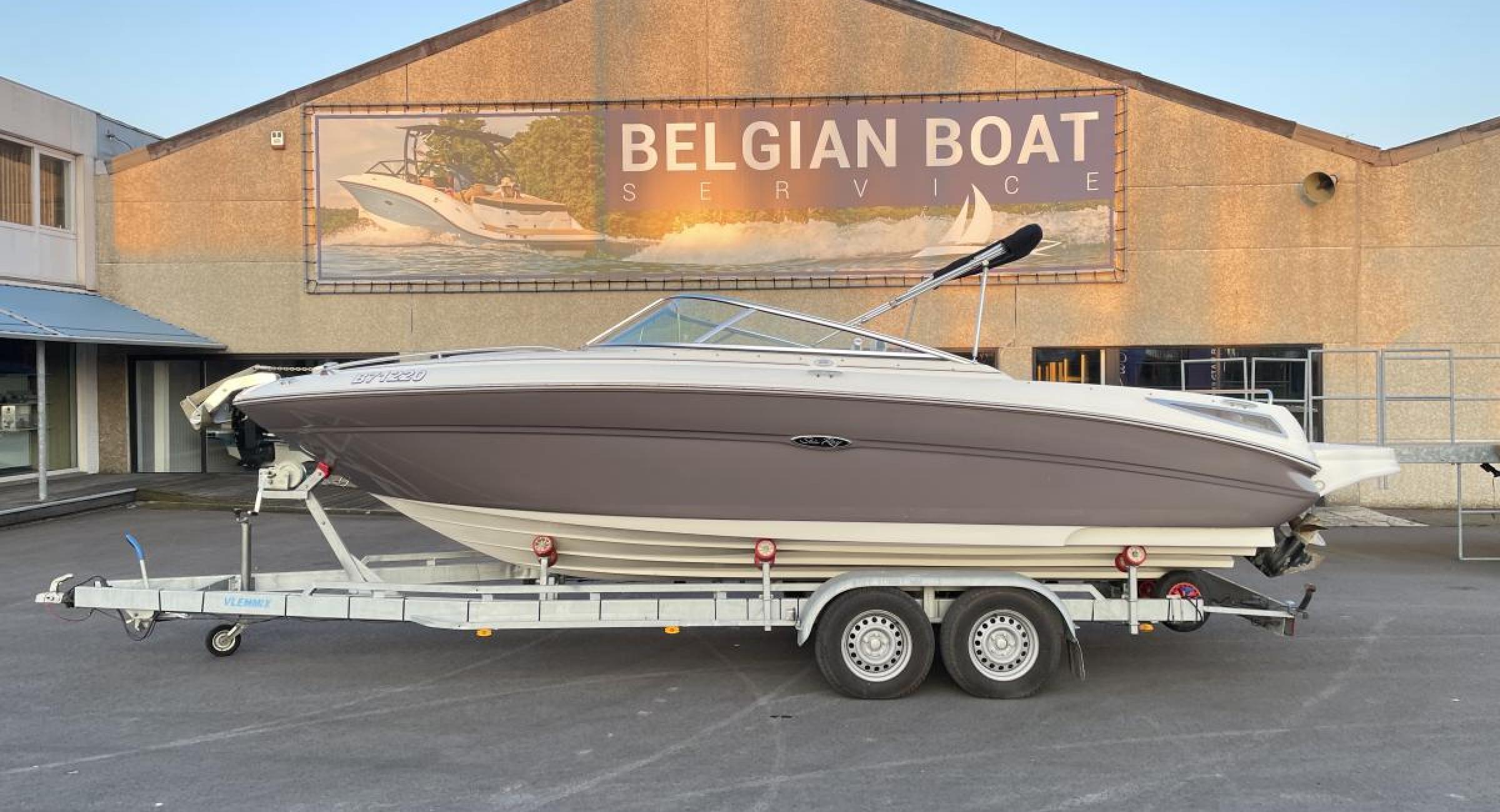 220 Sunsport Searay motorboot Belgian boat show