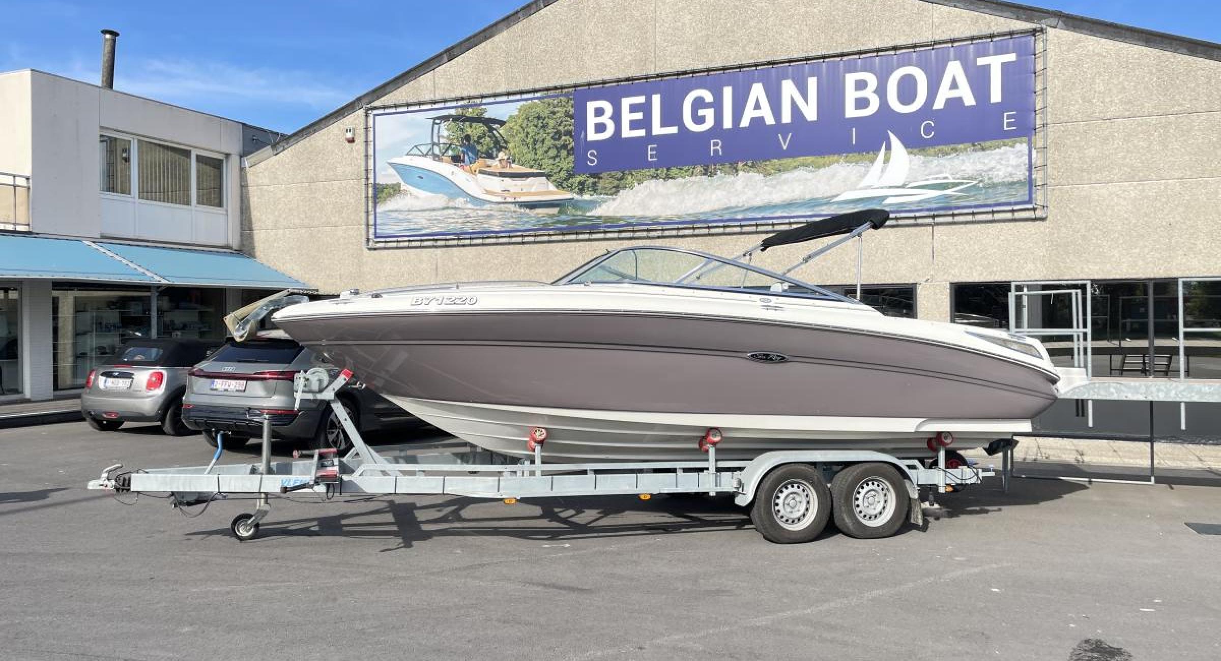 Bateau à moteur Searay 220 Sunsports Searayboats Bayliner Belgian Boat Show