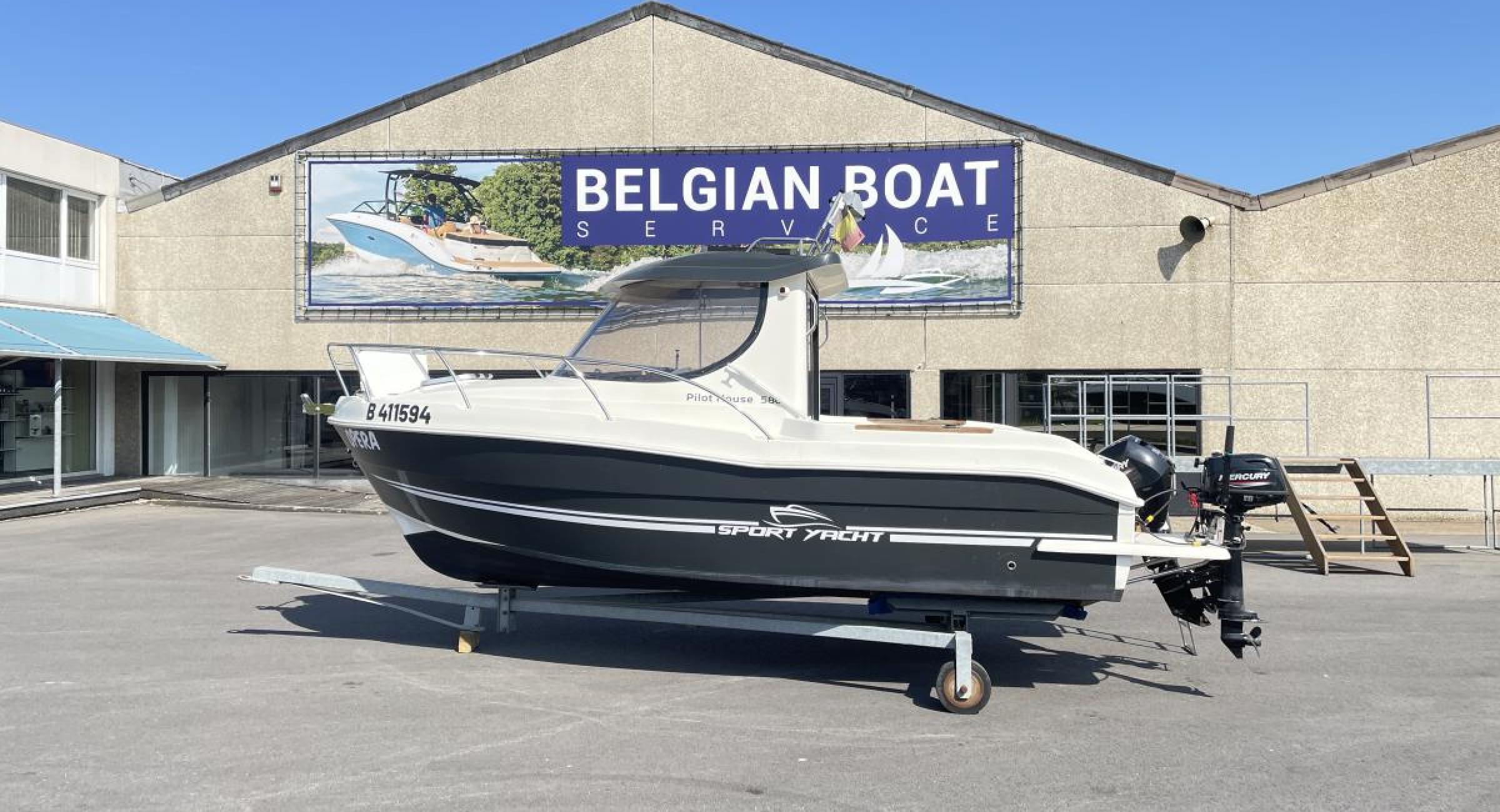 Sportyacht Visserboot Cabineboot motorboot te koop Belgian Boat Show