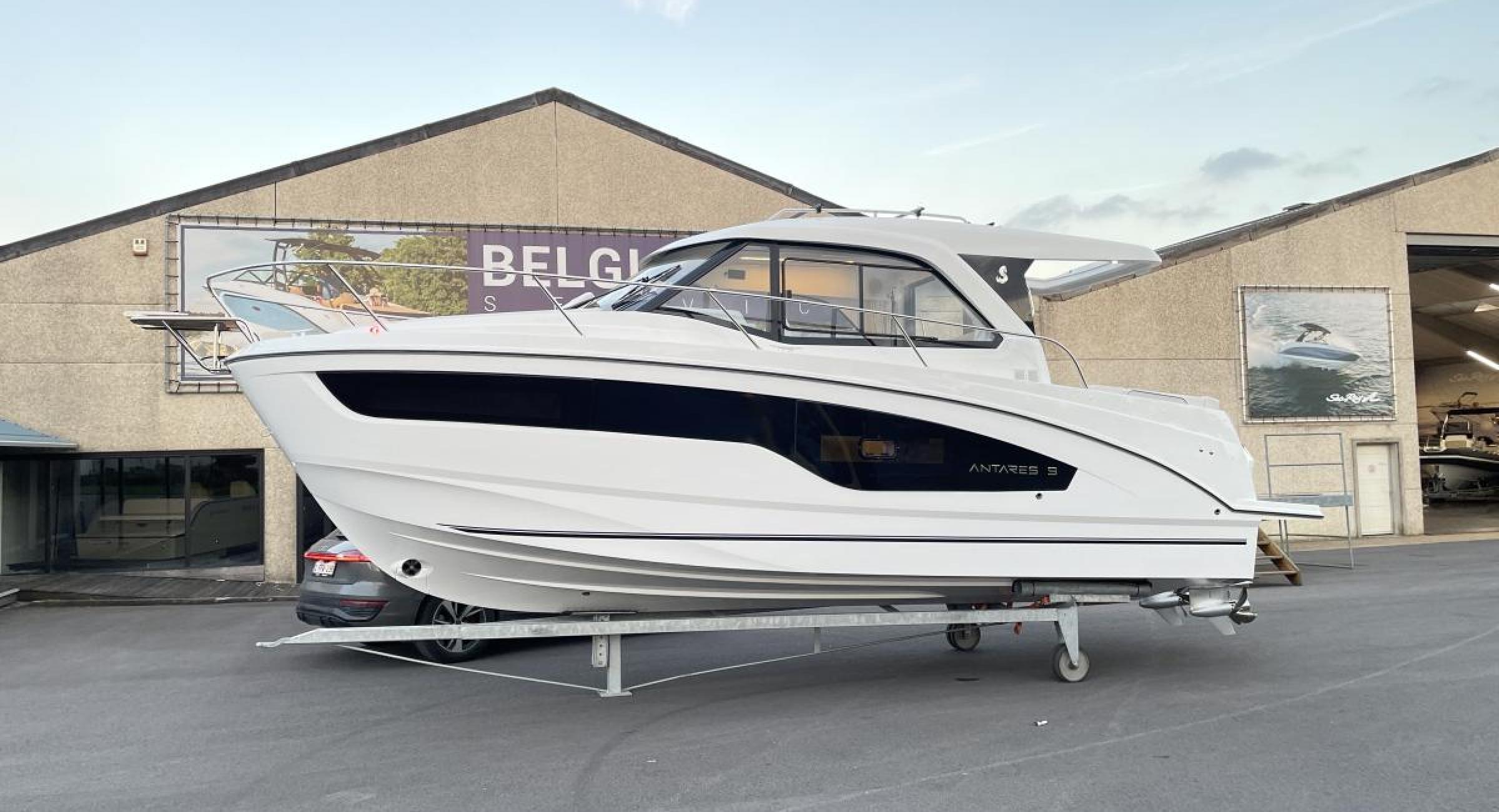 Beneteau Antaris 9 Sportcruiser sportboot Motorboot Belgian Boat Service Nieuwpoort