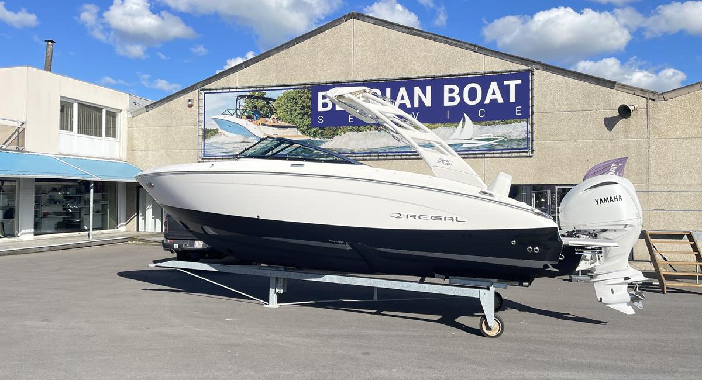 Regalboats LX4 sportboot motorboot Belgian Boat Service Nieuwpoort