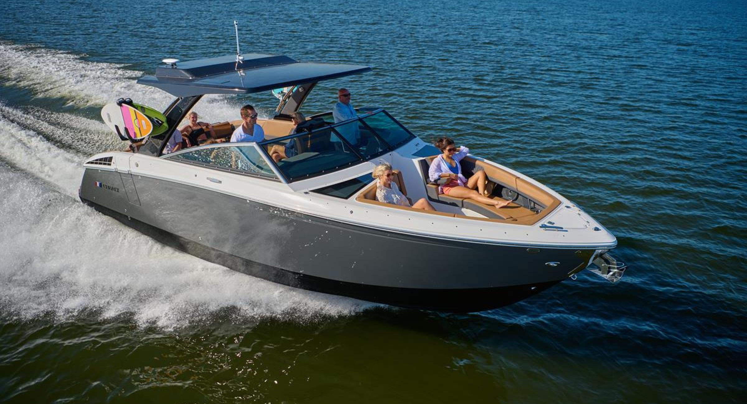 Cobaltboats R33 Surf Belgian Boat Service Nieuwpoort