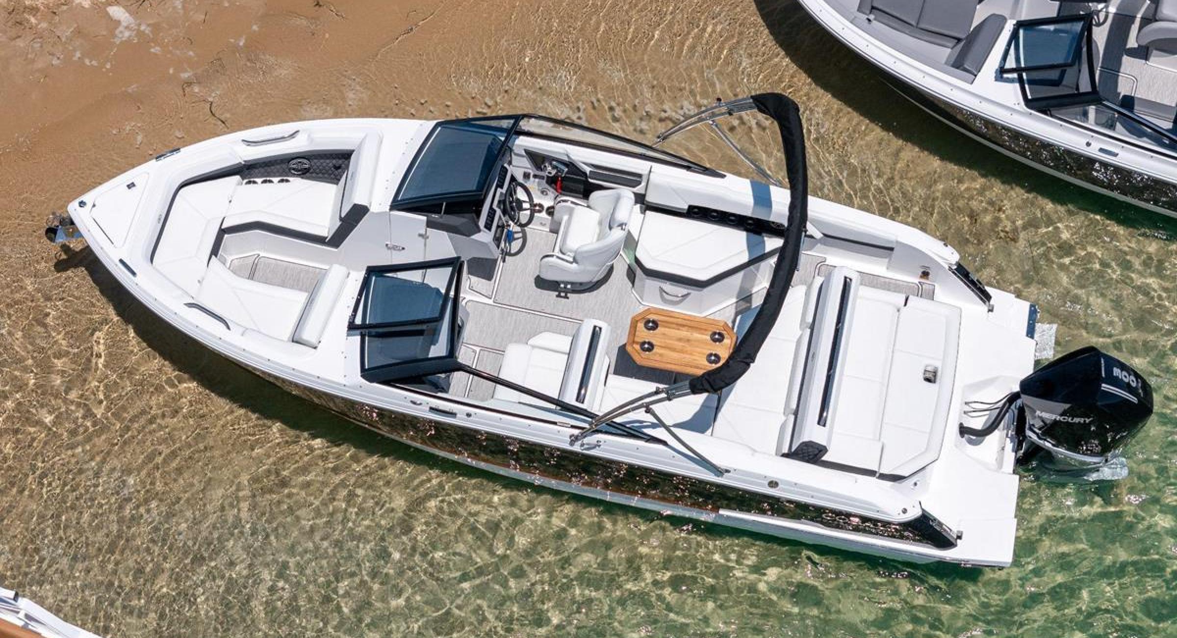 COBALT R4 Outboard | Belgian Boat Service