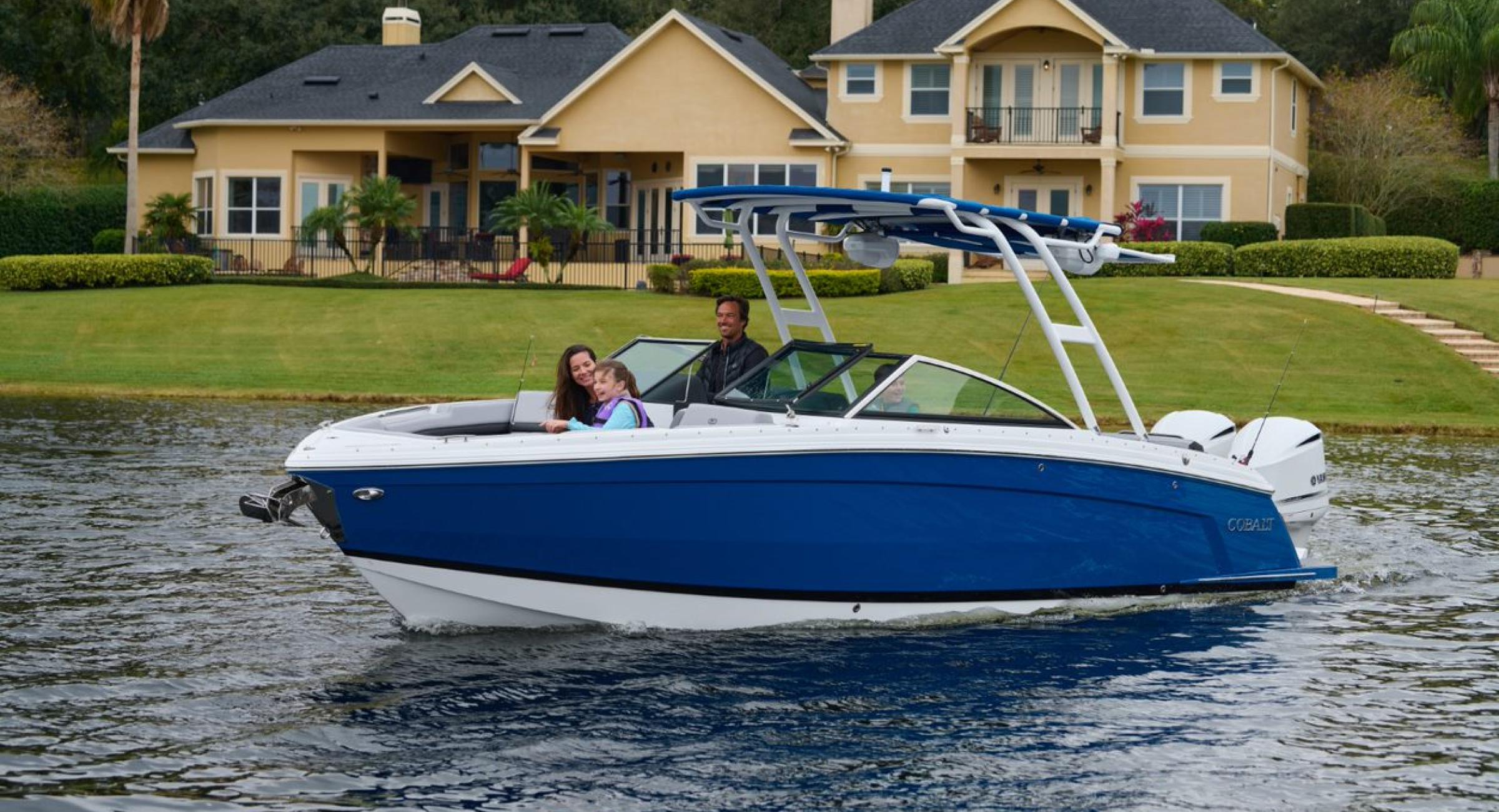 Cobalt R8 Outboard