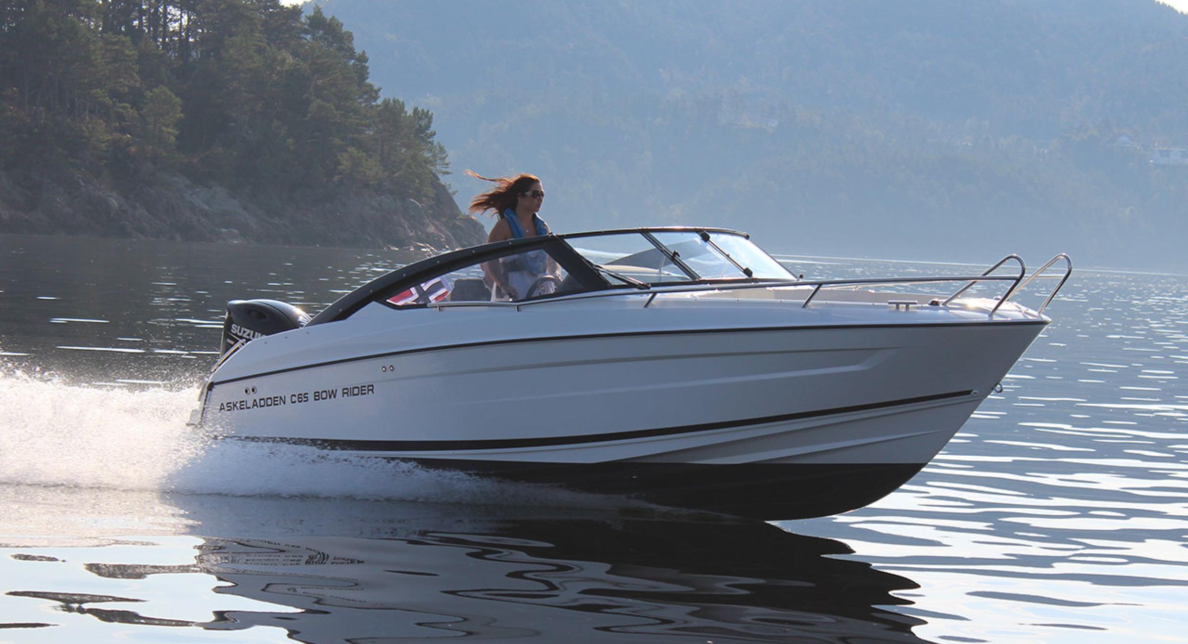 Parker 690 Bowrider