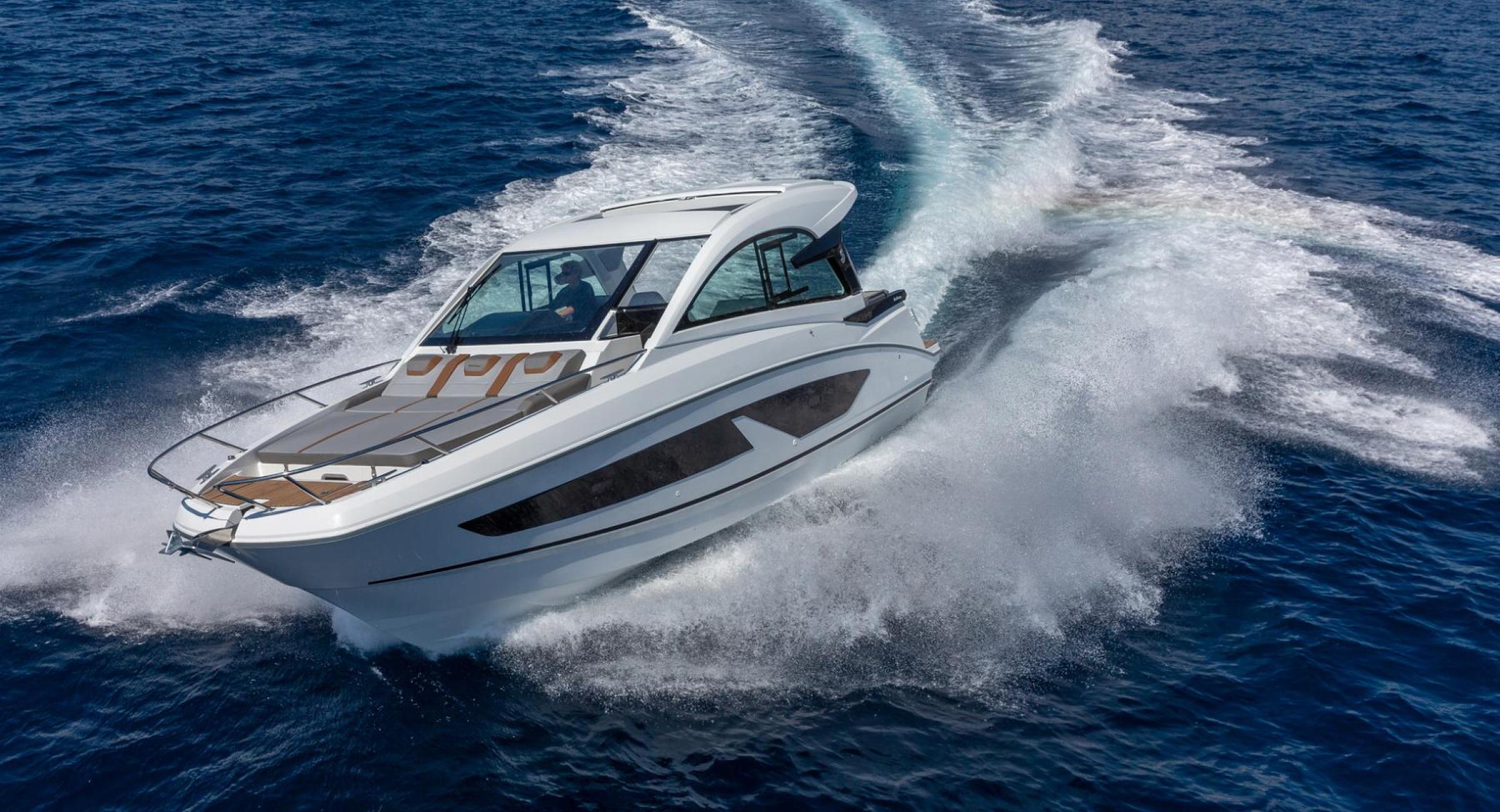 32 GT Beneteau