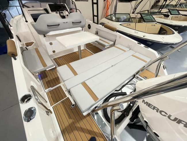 Flyer 8 Sundeck Beneteau