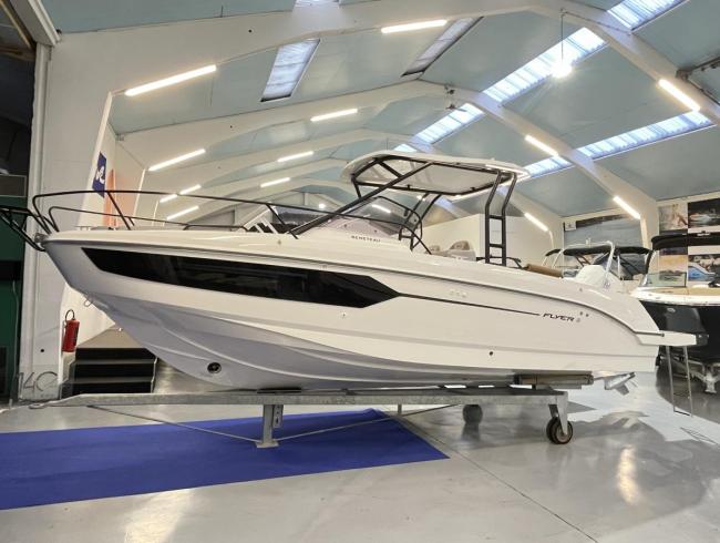 Flyer 8 Sundeck Beneteau