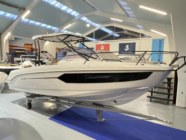 Flyer 8 Sundeck Beneteau