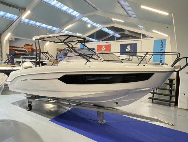 Flyer 8 Sundeck Beneteau