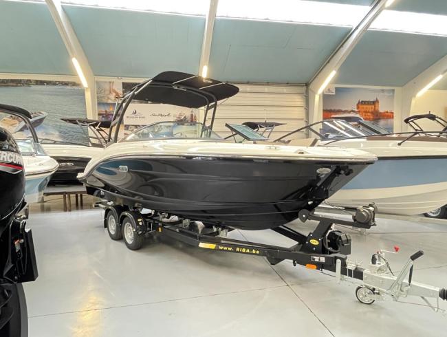 Searay 210 SPX 2024 Outboard Searayboats motorboot te koop 2dehands