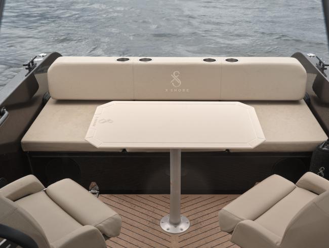 Xshore 1 moterboot