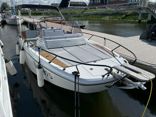 Beneteau Flyer7 motorboot te koop boten te koop 2dehands