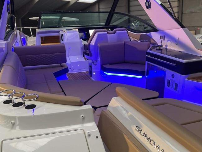 320 Searay Sundancer