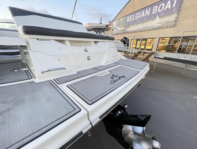 230 Searay SPX