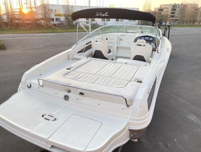 220 Sunsport Searay motorboot Belgian boat show