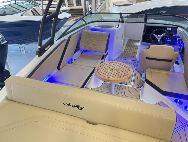 Searay 210 SPX 2024 Outboard Searayboats motorboot te koop 2dehands