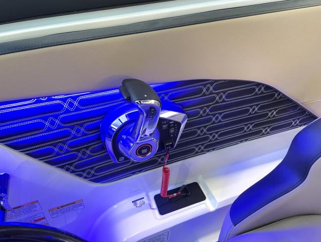 Searay 210 SPX 2024 Outboard Searayboats motorboot te koop 2dehands