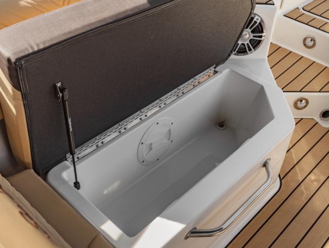 270 Searay SDX Sundeck series mototboot