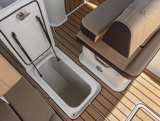 270 Searay SDX Sundeck series mototboot