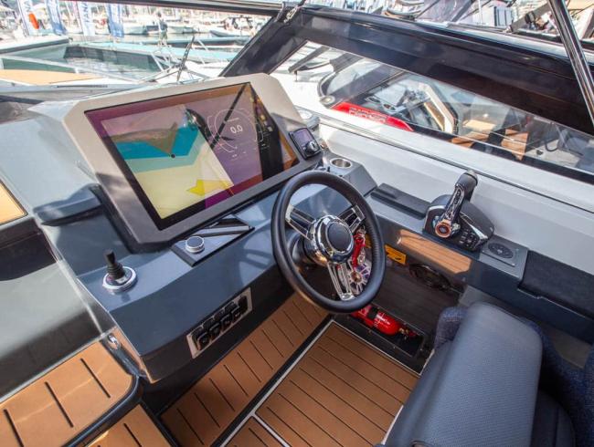 Parker 910 Odyysey motorboot botentekoop sportboot Belgian Boat Show