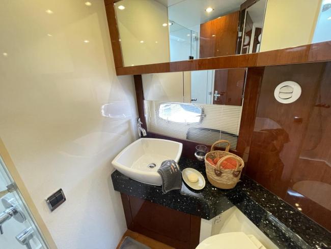 Fairline 48 Phantom motoryacht sportyacht Belgian Boat Show
