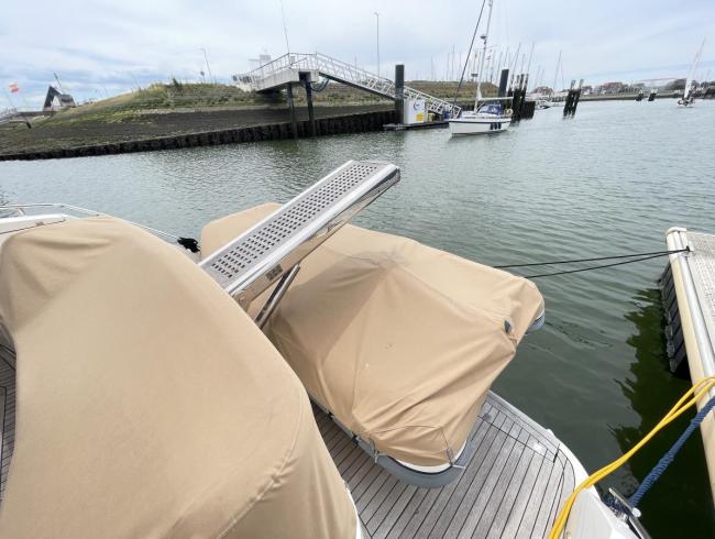 Fairline 48 Phantom motoryacht sportyacht Belgian Boat Show