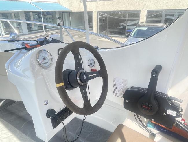 Sportyacht Visserboot Cabineboot motorboot te koop Belgian Boat Show