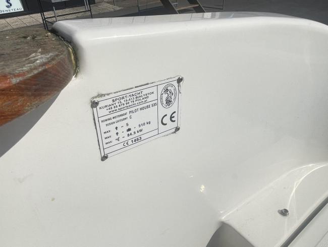 Sportyacht Visserboot Cabineboot motorboot te koop Belgian Boat Show