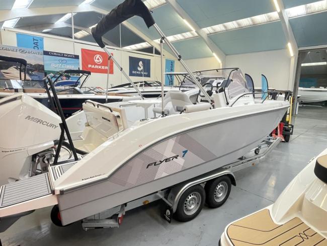 Beneteau Flyer 7 motorboot boot speedboot sportboot