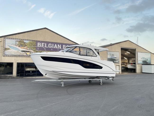 Beneteau Antaris 9 à vendre Bateau à moteur cabinier Bateau de sports Belgianboatshow
