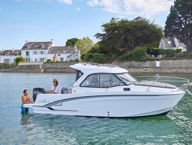 Beneteau Antaris 7 motorboot Belgian Boat Service Nieuwpoort