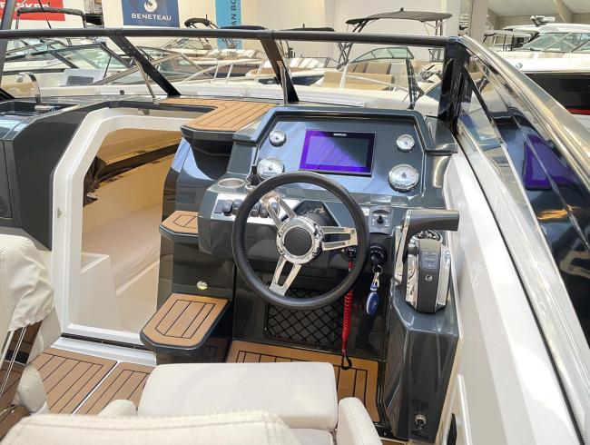 Parker 720 Adventure Belgian Boat Service Nieuwpoort Cabine boot