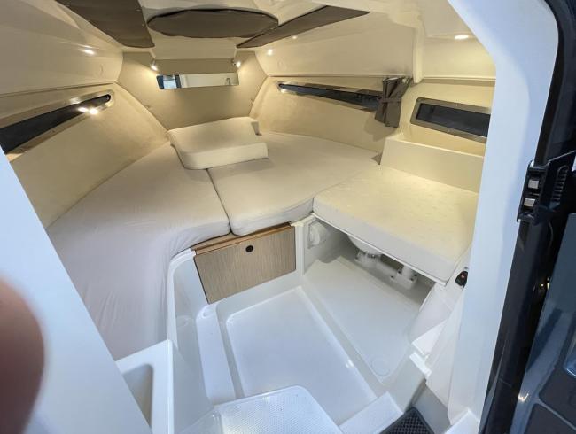 Parker 720 Adventure Belgian Boat Service Nieuwpoort Cabine boot
