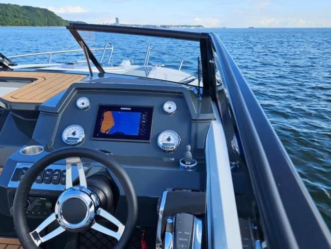 Parker 720 Adventure Belgian Boat Service Nieuwpoort Cabine boot