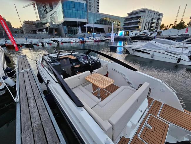 Parker 720 Adventure Belgian Boat Service Nieuwpoort Cabine boot