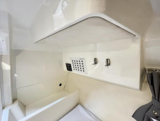 Parker 720 Adventure Belgian Boat Service Nieuwpoort Cabine boot