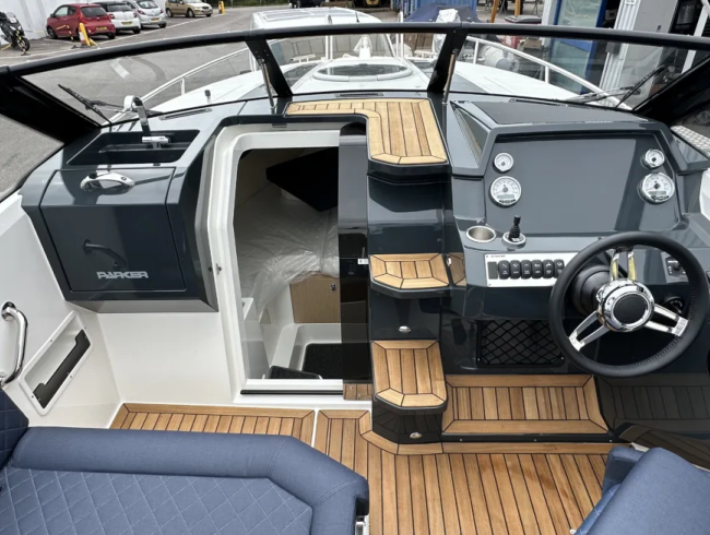 Parker 720 Adventure Belgian Boat Service Nieuwpoort Cabine boot