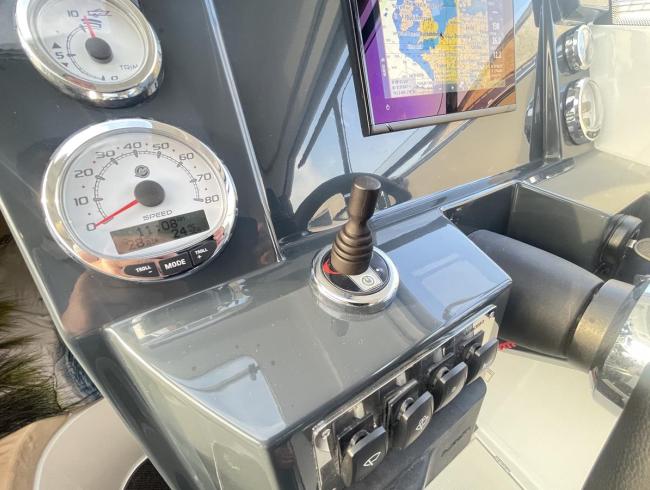 Parker 760 Quest motorcruiser Belgian Boat Service Nieuwpoort