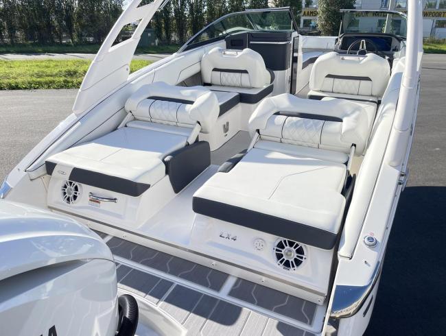 Regalboats LX4 sportboot motorboot Belgian Boat Service Nieuwpoort