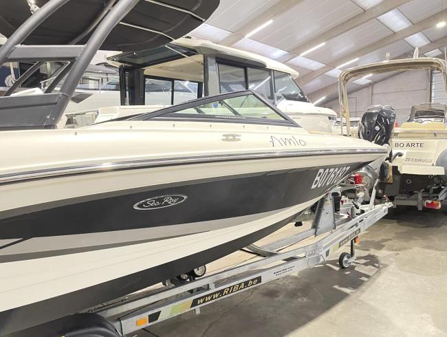 Searay 210 SPX Speedboot sportboot motorboot >Belgian Boat Service Nieuwpoort