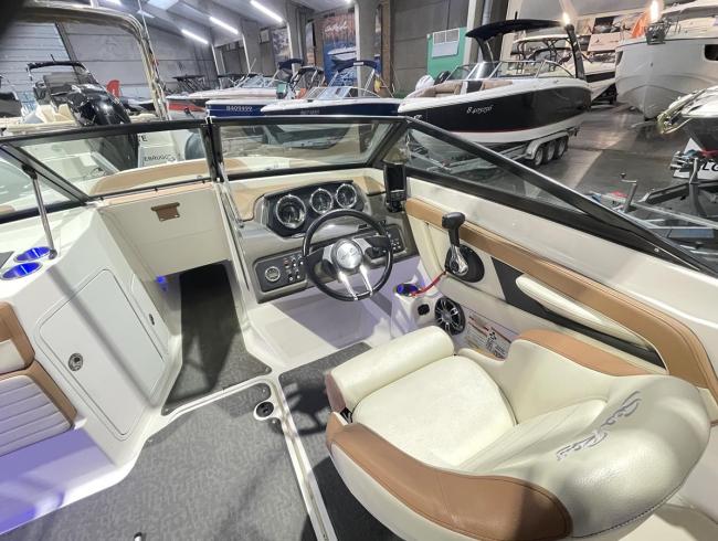 Searay 210 SPX Speedboot sportboot motorboot >Belgian Boat Service Nieuwpoort