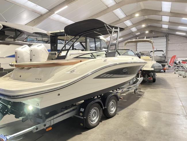 Searay 210 SPX Speedboot sportboot motorboot >Belgian Boat Service Nieuwpoort