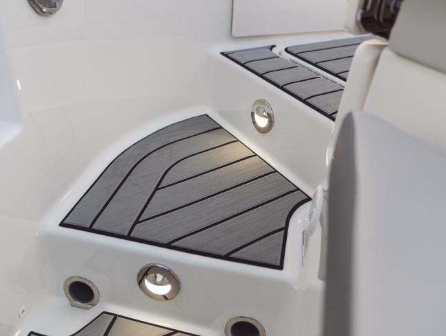 Searay 250 SDO Searayboats Belgian Boat Service Nieuwpoort