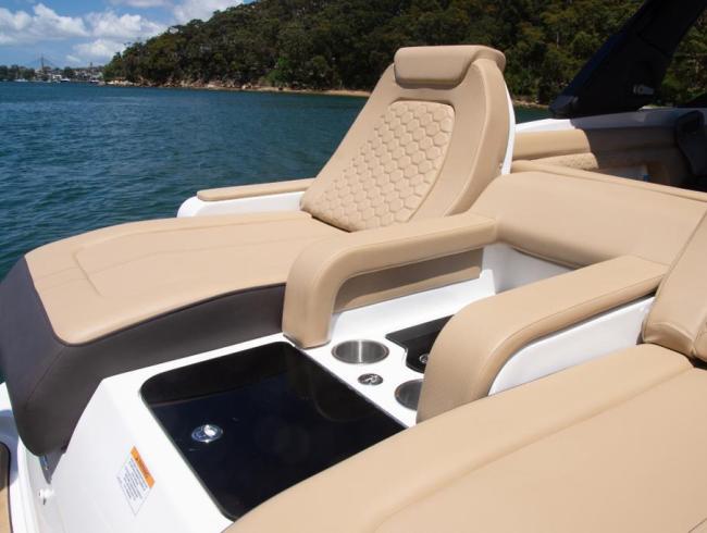 Searay 290 SDX Searayboats Belgian Boat Service Nieuwpoort