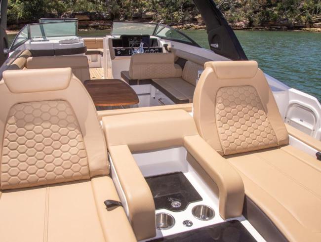 Searay 290 SDX Searayboats Belgian Boat Service Nieuwpoort